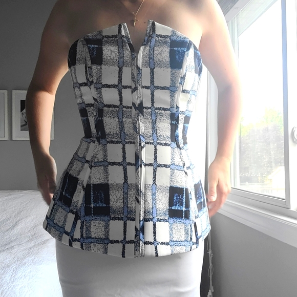 Finders Keepers Corset Top - Picture 9 of 9